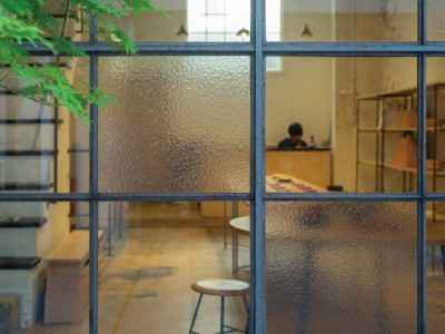 中川化學株式會社 Nakagawa Chemical- Foglas復古琉球花紋磨砂玻璃薄膜貼紙 C-09 - 川灃建材貼膜服務有限公司